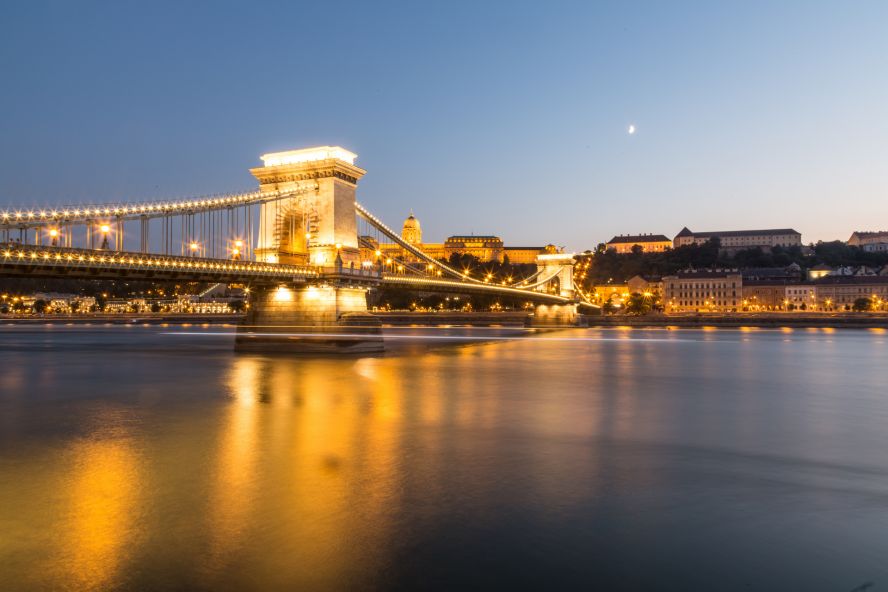Budapest Hungary chain bridge IMG 1046-001